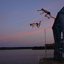 hopp. Foto: oskar kanske?. &Aring;kare: alric jonatan.