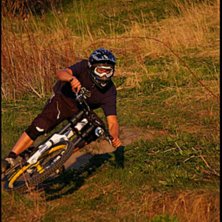 Robin k&ouml;r sv&auml;ng. Foto: Niklas Wallner. &Aring;kare: Robin Wallner.