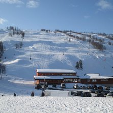 ALPINANLEGGET ER &Aring;PENT L&Oslash;RDAG-TIRSDAG 18/3 - 21/.