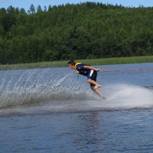 bakl&auml;nges p&aring; en skida. Foto: Viktor frisk. &Aring;kare: Jesper Westlin.