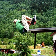 Hoppade lite p&aring; nergr&auml;vda mattor p&aring; v&auml;g till f. Foto: Olof lundberg. &Aring;kare: Joar Lundberg.