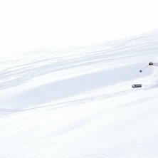Tv&aring; dec nysn&ouml; och str&aring;lande sol. Bilden &auml;r tag. Foto: Linus Nystr&ouml;m. &Aring;kare: Victor Wennstr&ouml;m.
