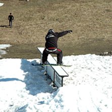 Bs boardslide p&aring; boxen i bruket. Sista &aring;ken i br. Foto: Henrik Samuelsson. &Aring;kare: Andreas H&ouml;jvall.