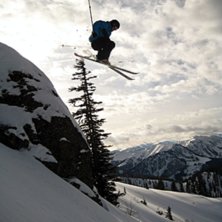 Liten klippa vi hittade n&auml;r vi var ute och k&ouml;rde. Foto: Kristina Persson. &Aring;kare: Jonas Persson.