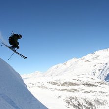 Powder fun in the Alps. Foto: Brad Masters. &Aring;kare: Surefoot.