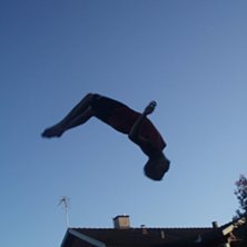 Jag backflip :). Foto: Hannes. &Aring;kare: Emil.