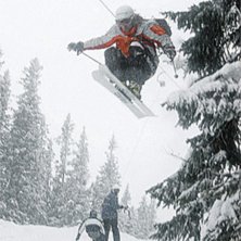 Ett g&auml;ng med sn&ouml; dumpa. Hitta en sk&ouml;n stubbe i . Foto: Magnus Aldemark. &Aring;kare: Wolf H&ouml;rner.