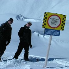&Auml;nnu mer &aring;kning i avst&auml;ngda Mattun.. Foto: Berra Bergmark. &Aring;kare: Classe &amp;amp; Perra.