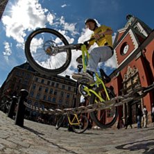 Efter en del &amp;quot;h&auml;delser&amp;quot; och lit. Foto: Simon Pont&eacute;r. &Aring;kare: Joakim Nilsson.