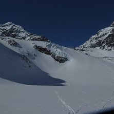 F&ouml;lj norra kanten av Giebmeg&aacute;isiglaci&auml;ren upp t. Foto: tryggve tir&eacute;n.