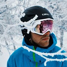 Linus d&ouml;dar en pose. Foto: emma lennholm. &Aring;kare: linus zetterlund.