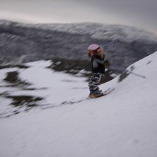 Vi hittade en liten driva som jag hoppade ner ifr�. Foto: Pappa. &Aring;kare: Ronja Sandstr&ouml;m.