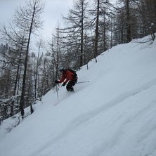 Fin pudersn&ouml; i branten. Foto: Olle Berg. &Aring;kare: Josh Darling.