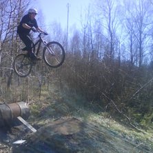 Small jump. Foto: Jamie jansson. &Aring;kare: Pontus Svensson.