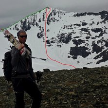Gr&ouml;na linjen &auml;r uppg&aring;ngen efter kammen. Man kan. Foto: Kristoffer Kumar Lidvall.