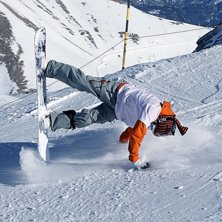 &Aring;ka-p&aring;-nos-och-h&auml;nder. Foto: Lasse Sund&eacute;n. &Aring;kare: Peter Karlsson.