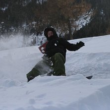 h&auml;r kommer da man off da house of of tha place we. Foto: Sven svensson. &Aring;kare: oscar &aring;kessons son.