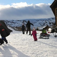 V&aring;rsn&oslash; f&oslash;re, str&aring;lende sol. 
.