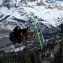 En herlig plass langt inne i skogen.
Selvbygd hop. Foto: Sverre F. Hj&oslash;rnevik. &Aring;kare: Michael Stolic.