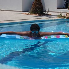 Schteek i pool va fan !. Foto: Farsan. &Aring;kare: Jonatan Negr0 Lindgren.