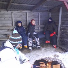 H&aring;rt arbete kr&auml;ver mat, enligt barnen!.. Foto: Anna Ahlstr&ouml;m. &Aring;kare: Peder, Sigge, Hillevi Ahlstr&ouml;m &amp;amp; Zacharias Mannerling-Ull&egrave;n.