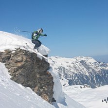 Lina i sitt livs esse, detta lilla energiknippe se. Foto: Linus Hougland. &Aring;kare: Lina Barryd.