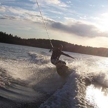 Suuurfing . Foto: Joakim JOhansson. &Aring;kare: Patrik Lindvall.