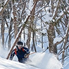 &Aring;rets f&ouml;rsta skiddag! Inte fel att g&ouml;ra debuten. Foto: David Clemensson. &Aring;kare: Alexander Thurban.