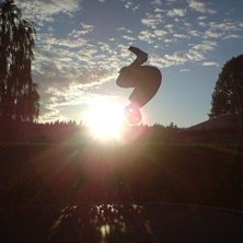 Jag backflip :). Foto: Hannes. &Aring;kare: Emil.