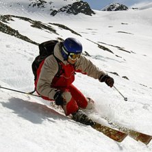 Mathias sv&auml;nger p&aring; Bj&ouml;rnson i Stryn. Foto: Henrik Samuelsson. &Aring;kare: Mathias Sandstr&ouml;m.