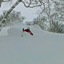 &Auml;nnu en dag att s&auml;tta sin signatur p&aring; berget!. Foto: Henke Liljeqvist. &Aring;kare: Robert Hortlund.