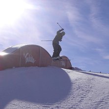 P&aring; rail i superparken dena g&Aring;ng med 2 skidor. Foto: Henrik. &Aring;kare: Tobias(jag).