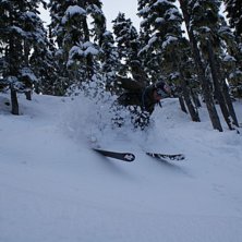 tv&aring; sv&auml;ngar efter gav korsbandet vika. Foto: Ola Jonsson. &Aring;kare: Niclas Lundberg.