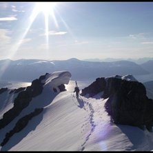 P&aring; den trevliga v&auml;stkammen p&aring; Sofiatind.. Foto: Mattias Skantz. &Aring;kare: Lars Collin.