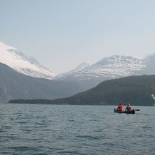 Kanottur l&auml;ngs fjorden. Foto: Jag!.