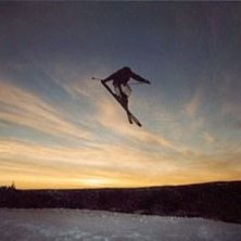 Jump. Foto: Bj&oslash;rn Amund Enebo. &Aring;kare: Eirik Weldingh.