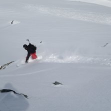 Vi hittade en nedfart i en r&auml;nna som var helt o&aring;.