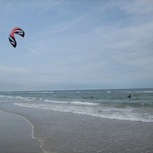Kiteboard i L&ouml;kken. Foto: ALdrin. &Aring;kare: Anton.