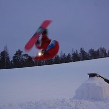front av b&auml;nk. Foto: johan h&auml;ggman. &Aring;kare: me.