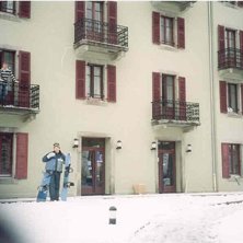 Jag med Peters &aring; min snowboard utan f&ouml;r UCPA&amp. Foto: Peter. &Aring;kare: Jag.