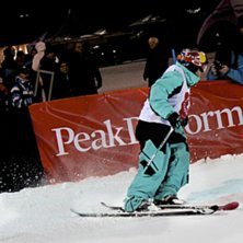 &Aring;kare: Simon Dumont.