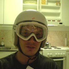 Tommy &auml;r mycket n&ouml;jd med sin nya sponsor, P to t. &Aring;kare: Tommy the Tank.