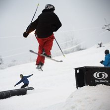 V&auml;sj&ouml; Railjam 2010. Foto: Pax Engstr&ouml;m Nystr&ouml;m. &Aring;kare: Ok&auml;nd.