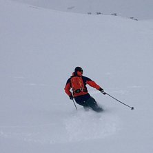 Johan pl&ouml;jer ner i dalen..