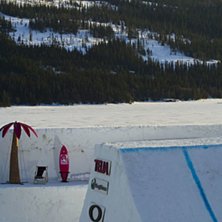 Jag backar bandet lite och l&aring;ter oss &aring;teruppleva. Foto: Jesper MOlin (www.jespermolin.se). &Aring;kare: Oscar Scherlin.