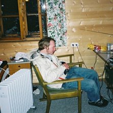 Hank kollar p&aring; hajar som egentligen &auml;r krokodile. Foto: Ther&eacute;se. &Aring;kare: Hank.