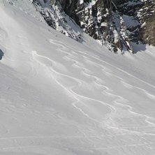 Sk&ouml;nt att traska... Kul att l&auml;mna sp&aring;r som alla. Foto: Magnus Almqvist. &Aring;kare: Fr&aring;n v&auml;nster (skiers left): Magnus Almqvist (skidor), Christian Green (skidor), Johan Green (br&auml;da).