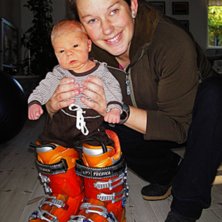 V&auml;lkommen till (skid)v&auml;rlden Malte.. Foto: Stolt pappa Stefan Howding. &Aring;kare: Malte Howding.