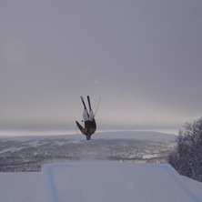 MAgnus kan g&ouml;ra backflip :). Foto: Simon Berggren. &Aring;kare: Magnus Berggren.