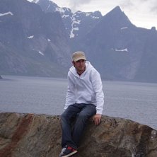 N&auml;stan l&auml;ngst ute p&aring; Lofoten i &Aring;.. Foto: Cissi. &Aring;kare: Jag.